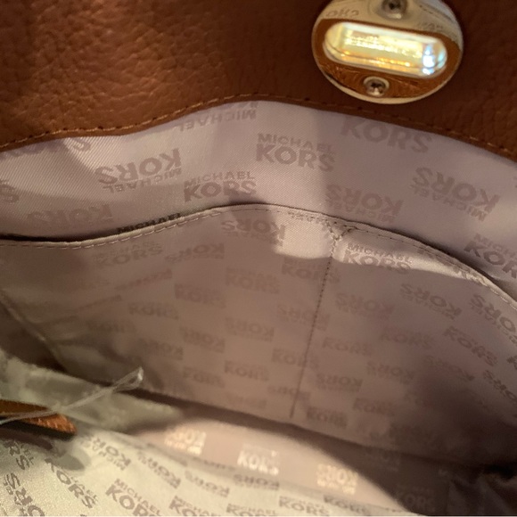 New Michael Kors leather crossbody bag - Picture 9 of 13